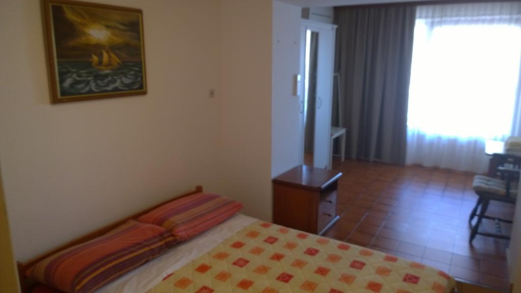 Apartment Sincic Novigrad  Room photo